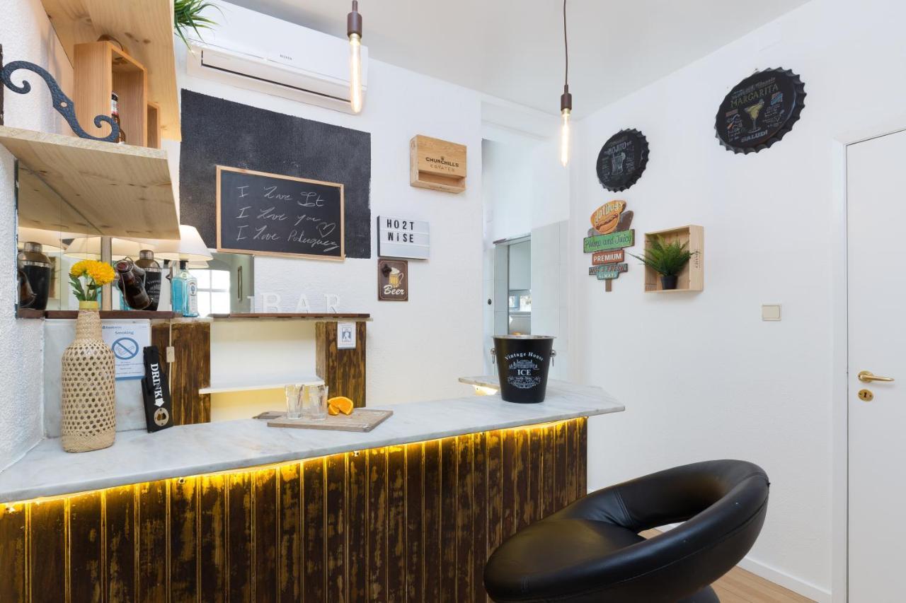 Ferienwohnung Host Wise - Large Flat W Terrace - Ace Location At Aliados Porto Exterior foto