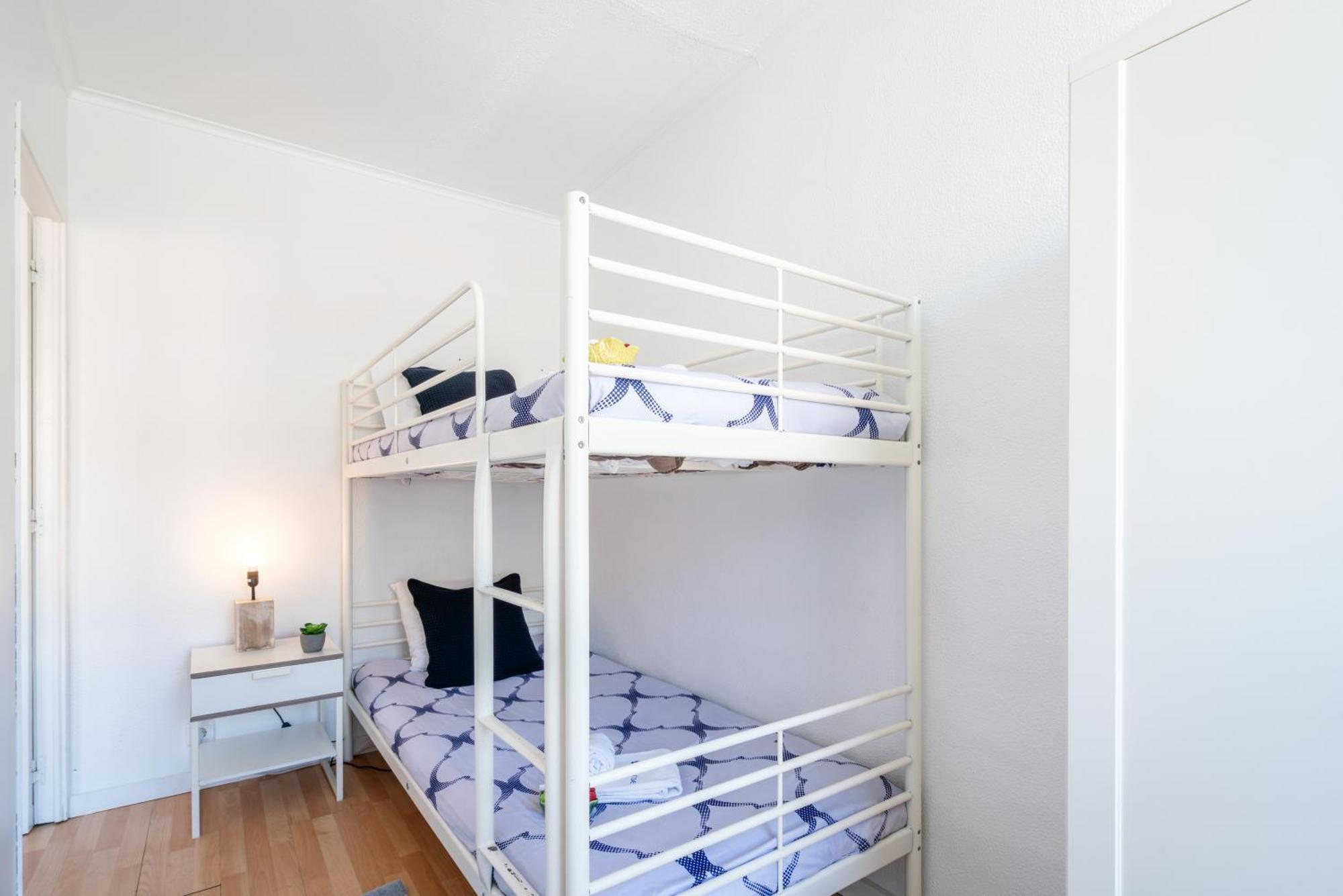 Ferienwohnung Host Wise - Large Flat W Terrace - Ace Location At Aliados Porto Exterior foto