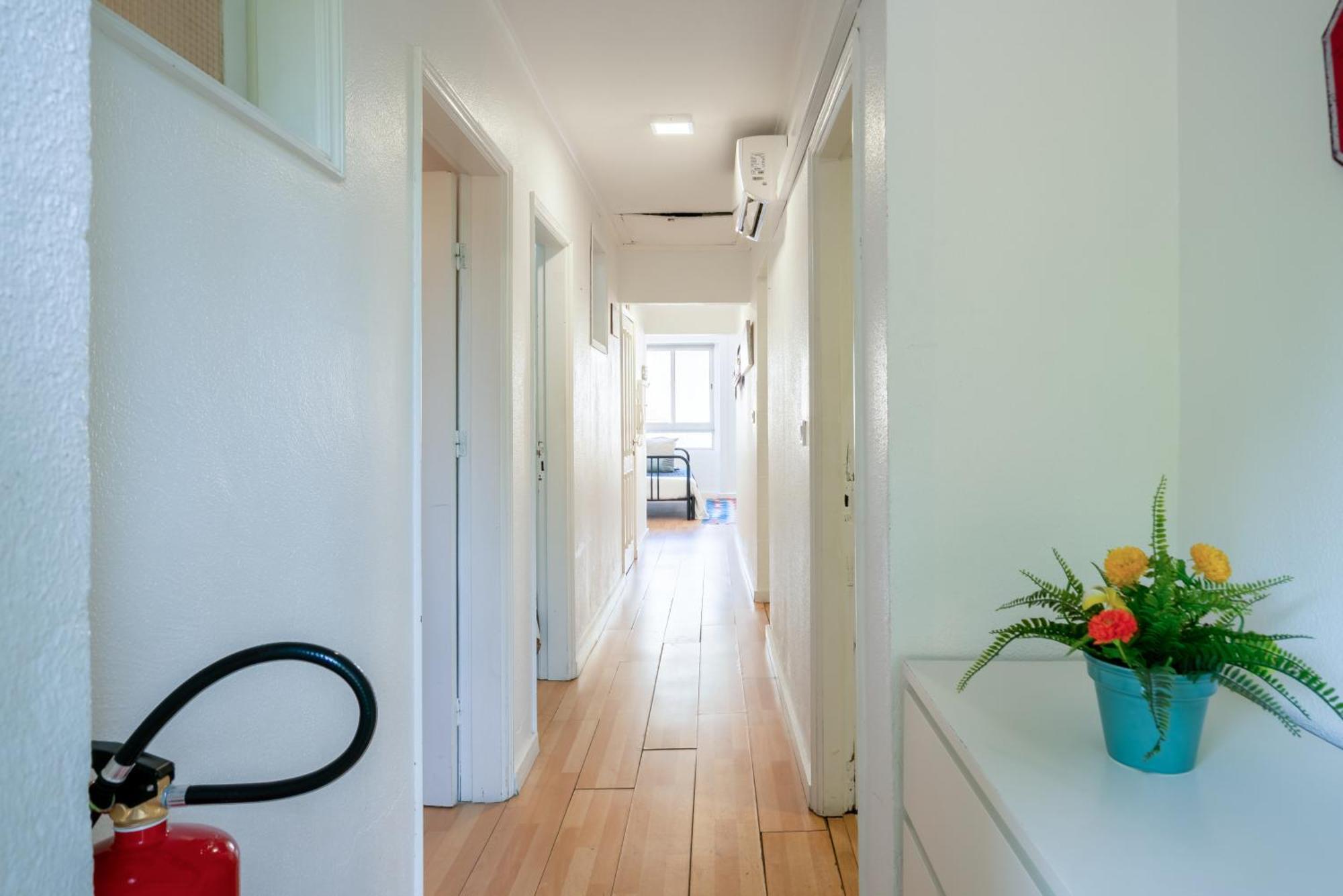 Ferienwohnung Host Wise - Large Flat W Terrace - Ace Location At Aliados Porto Exterior foto