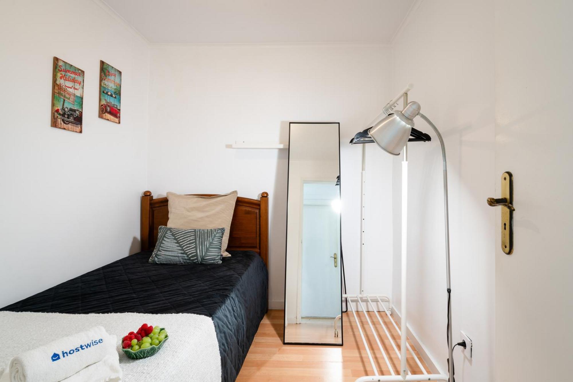 Ferienwohnung Host Wise - Large Flat W Terrace - Ace Location At Aliados Porto Exterior foto