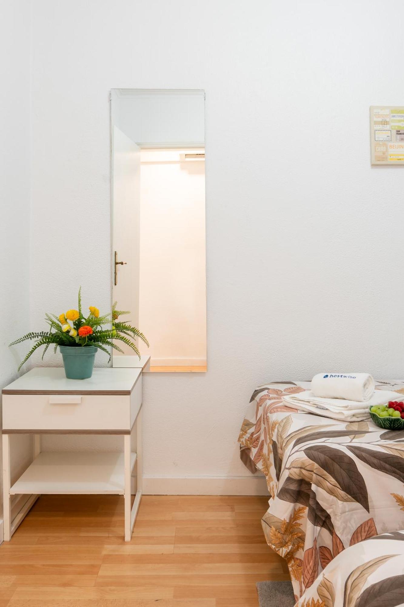 Ferienwohnung Host Wise - Large Flat W Terrace - Ace Location At Aliados Porto Exterior foto