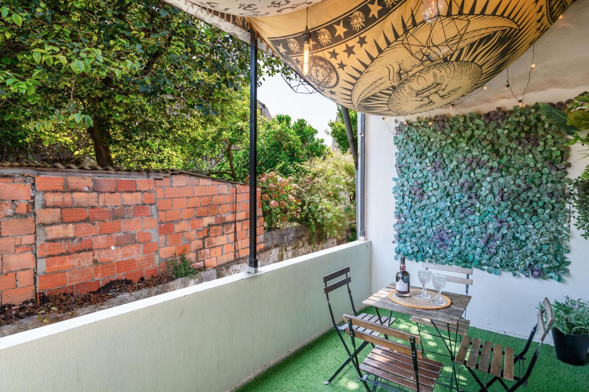 Ferienwohnung Host Wise - Large Flat W Terrace - Ace Location At Aliados Porto Exterior foto