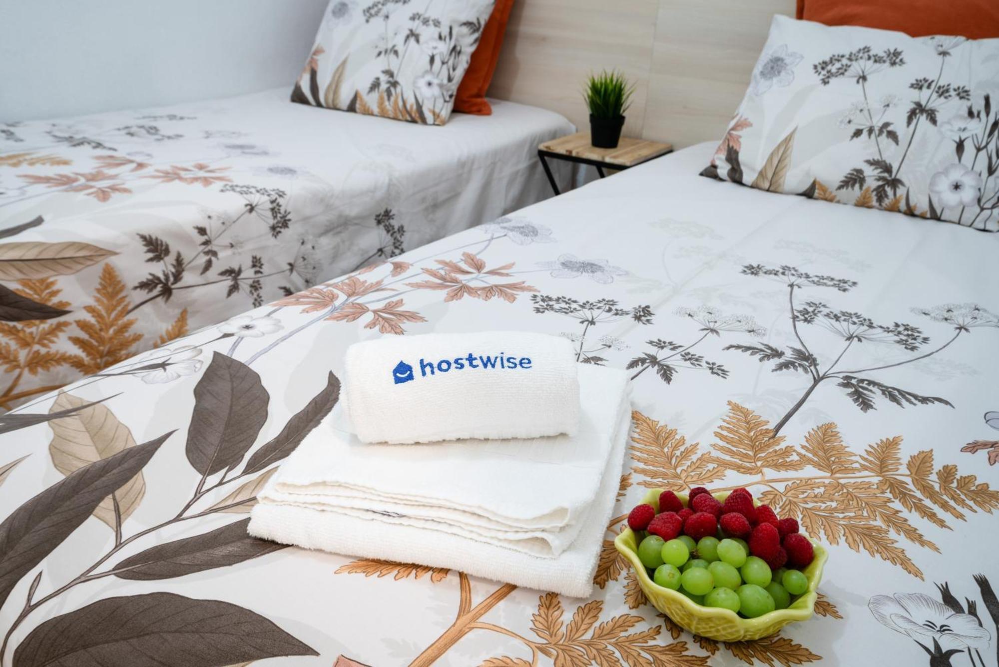 Ferienwohnung Host Wise - Large Flat W Terrace - Ace Location At Aliados Porto Exterior foto