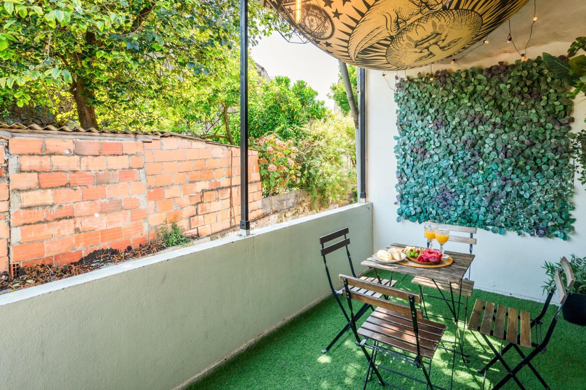 Ferienwohnung Host Wise - Large Flat W Terrace - Ace Location At Aliados Porto Exterior foto