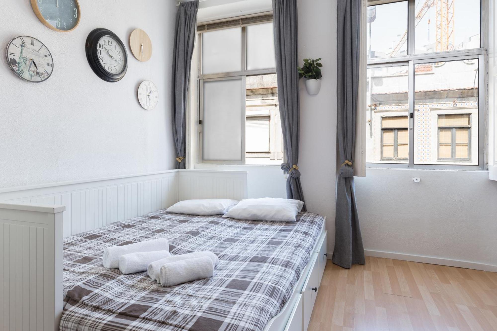 Ferienwohnung Host Wise - Large Flat W Terrace - Ace Location At Aliados Porto Exterior foto