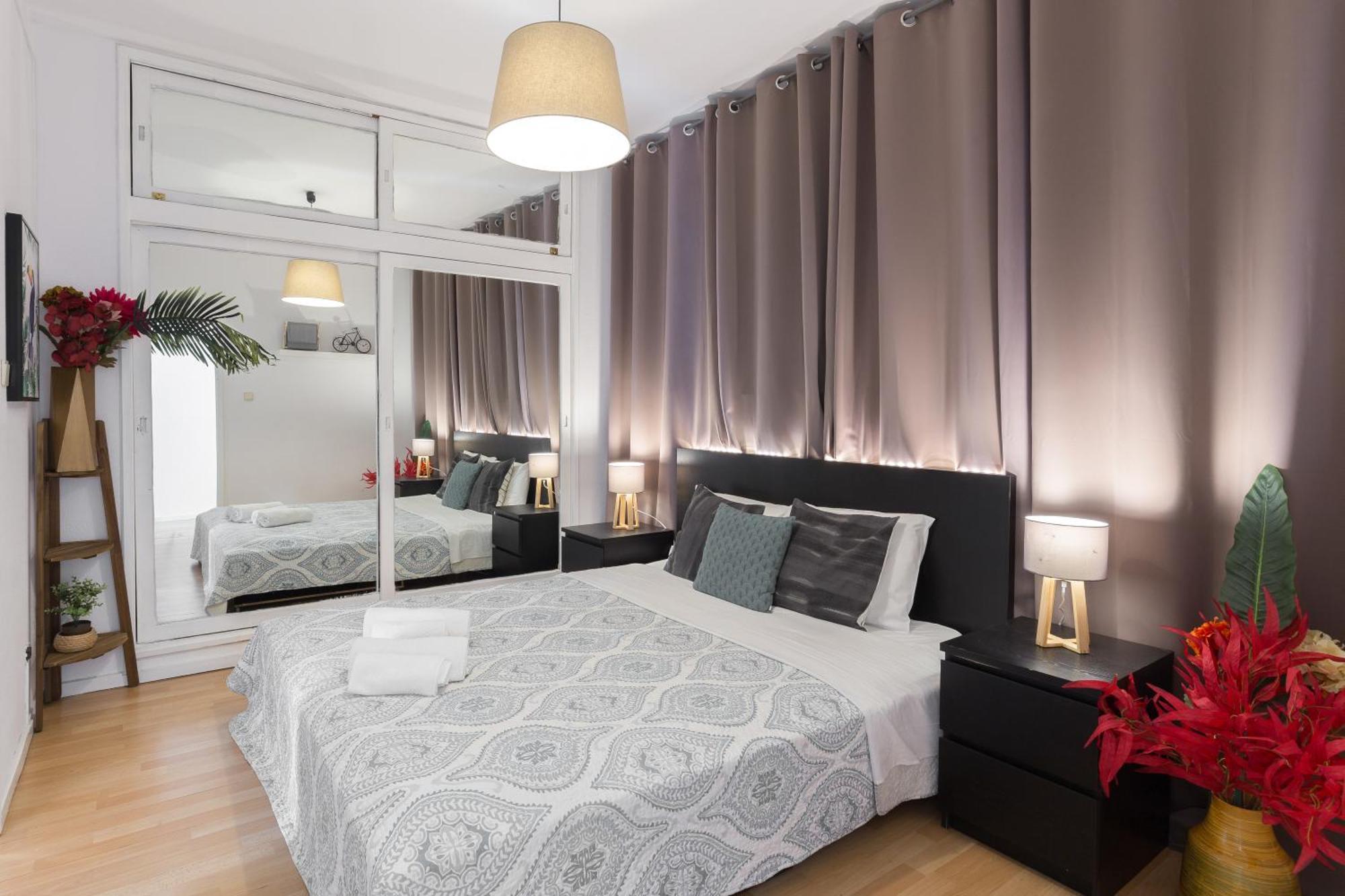 Ferienwohnung Host Wise - Large Flat W Terrace - Ace Location At Aliados Porto Exterior foto
