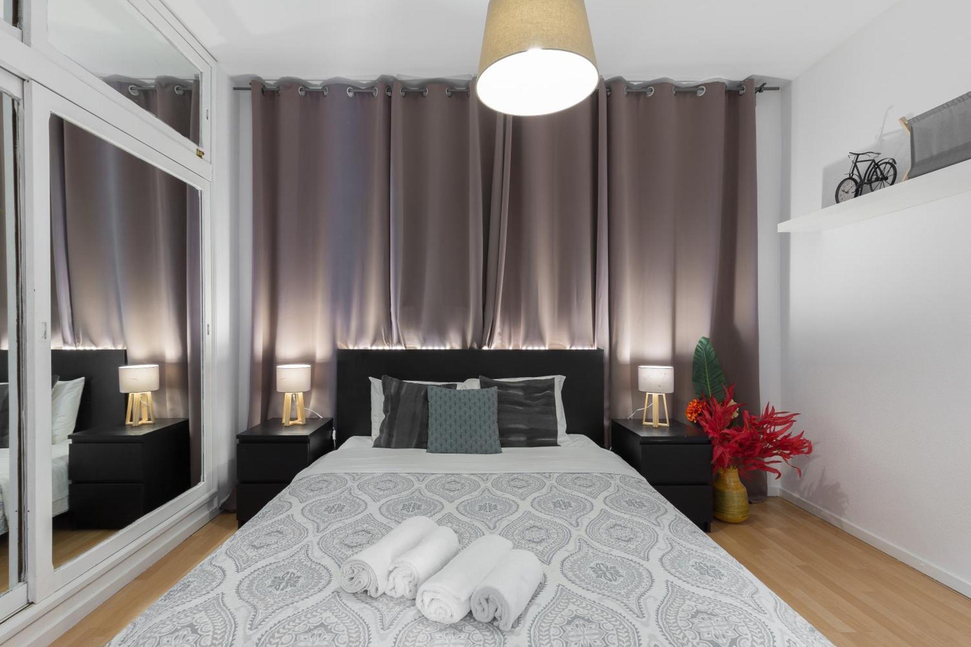 Ferienwohnung Host Wise - Large Flat W Terrace - Ace Location At Aliados Porto Exterior foto