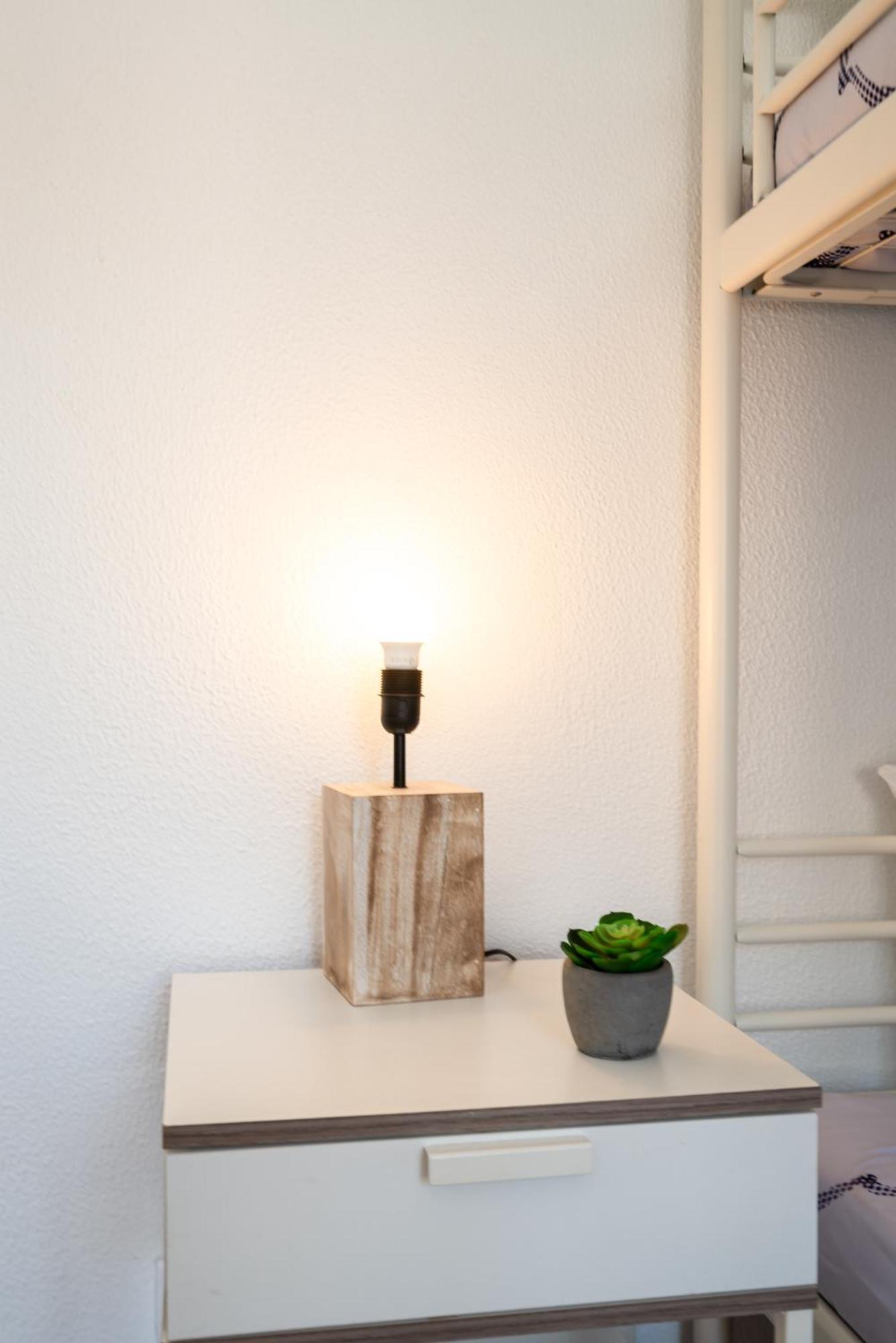 Ferienwohnung Host Wise - Large Flat W Terrace - Ace Location At Aliados Porto Zimmer foto