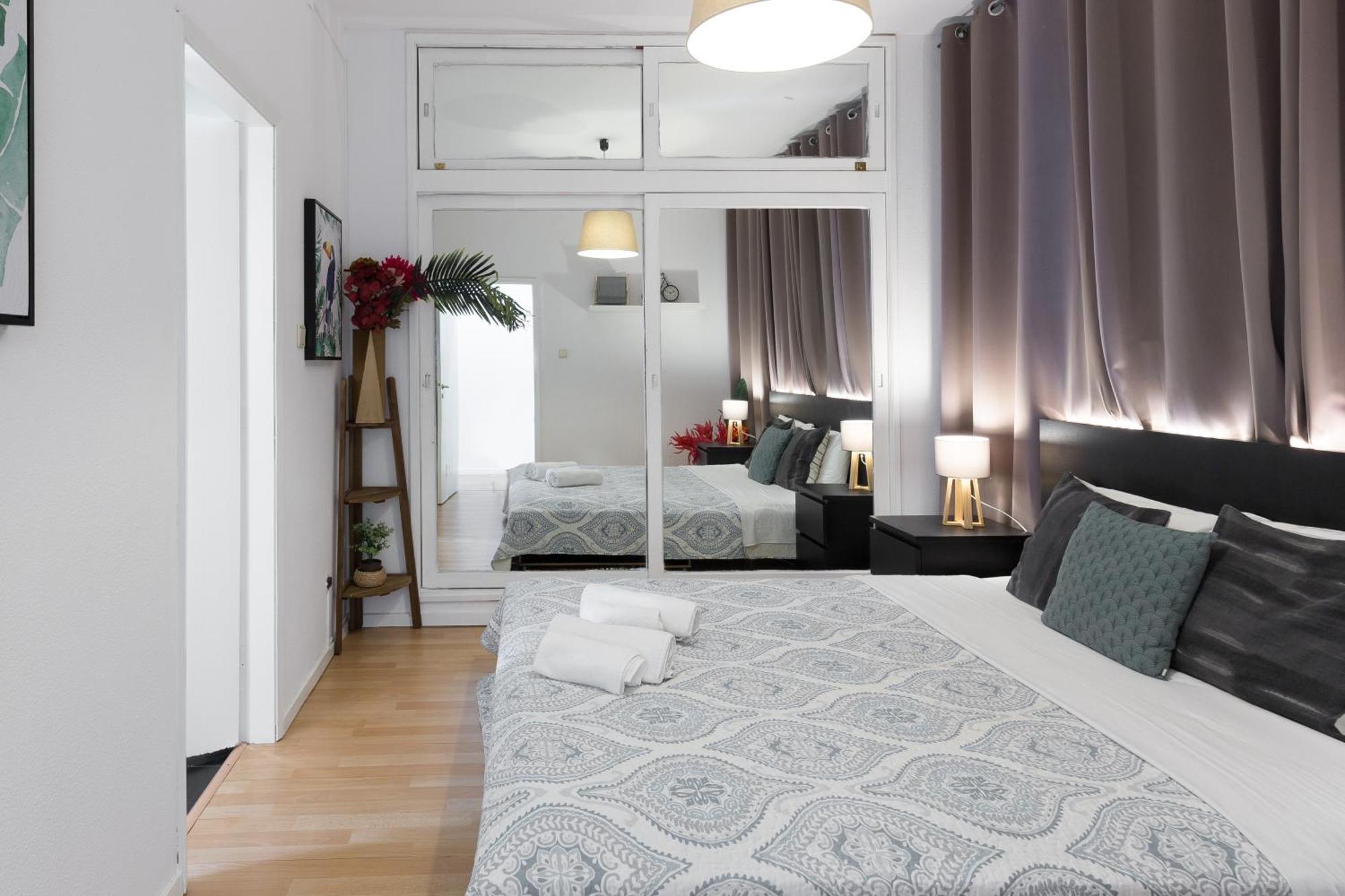 Ferienwohnung Host Wise - Large Flat W Terrace - Ace Location At Aliados Porto Zimmer foto