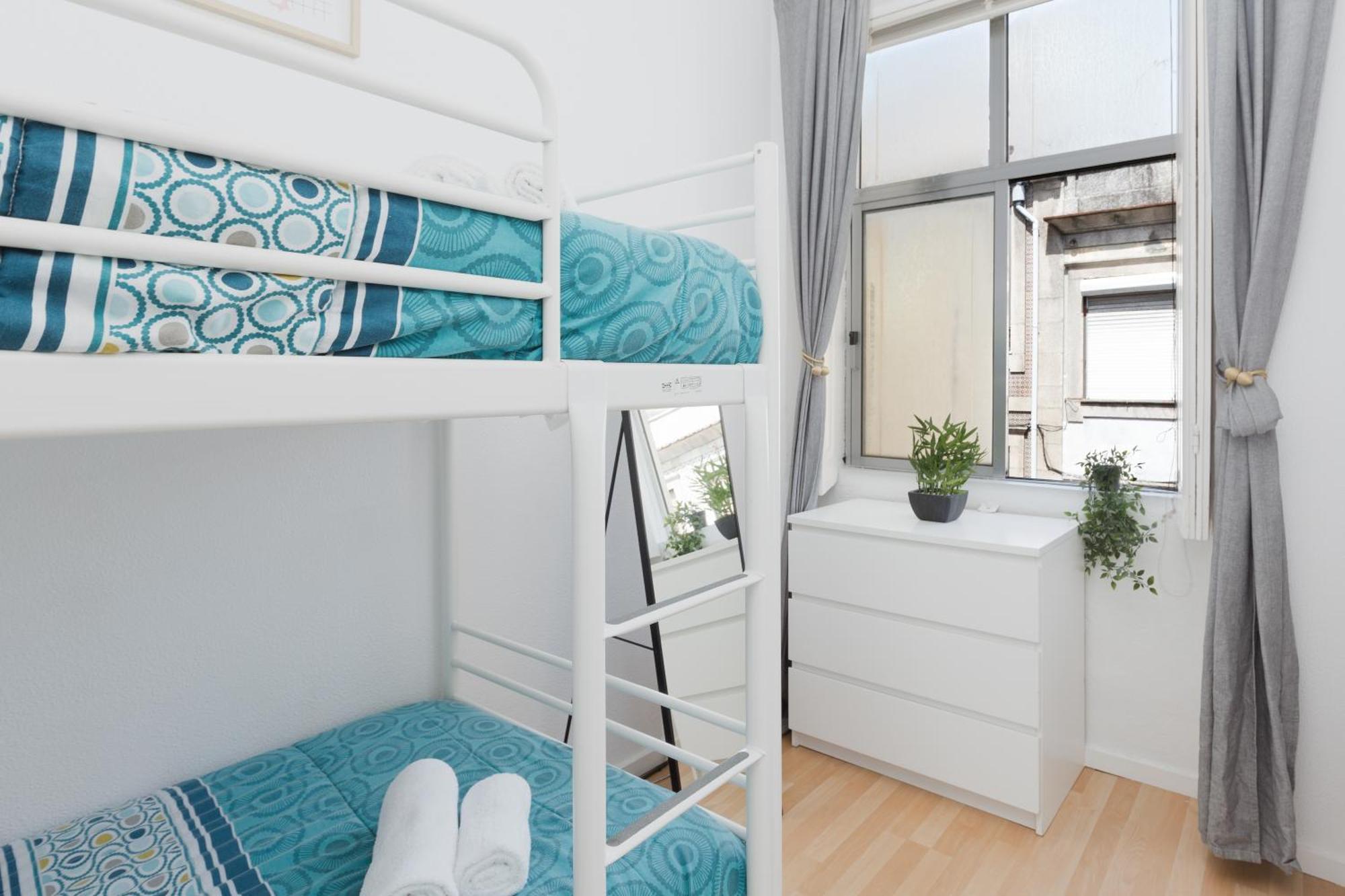 Ferienwohnung Host Wise - Large Flat W Terrace - Ace Location At Aliados Porto Zimmer foto