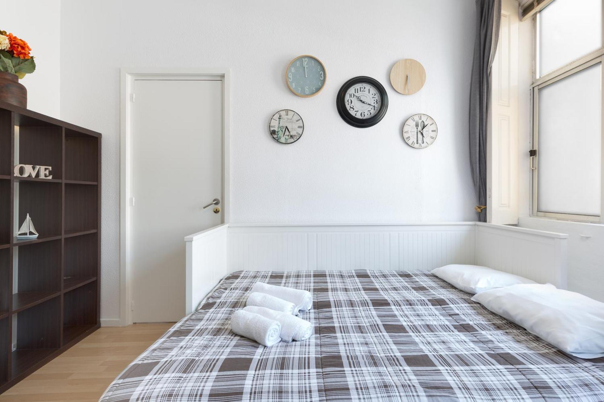 Ferienwohnung Host Wise - Large Flat W Terrace - Ace Location At Aliados Porto Zimmer foto